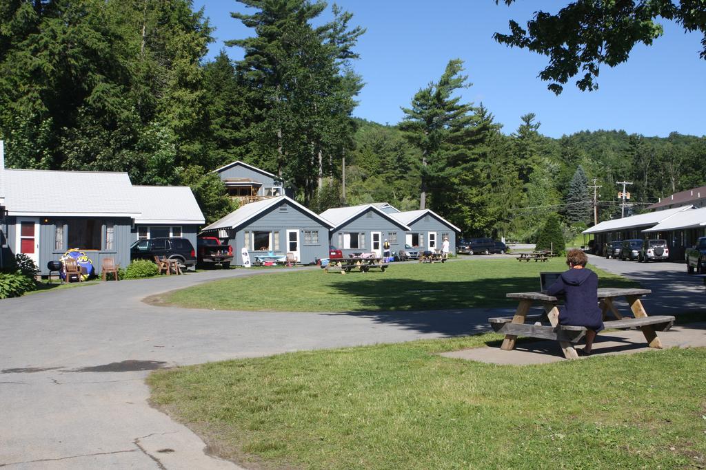 Blue Lagoon Resort Lake George Exterior photo